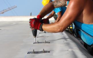 The first step involved the professional installation and sealing of Shear-Fix LF 300 onto the base that is the root-resistant roof waterproof membrane. © ZinCo GmbH / Impermeabilizaciones Machado, S.L.U. Installation of Shear-Fix LF 300